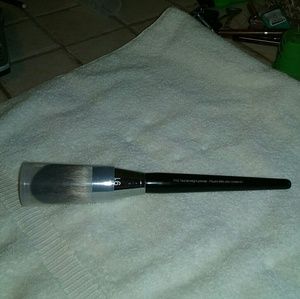 Sephora #91 Featherweight Powder Brush